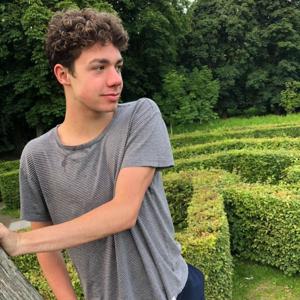 Meet your Posher, Drew